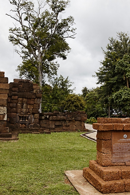 Prasat Sa Kamphaeng Noi-015
